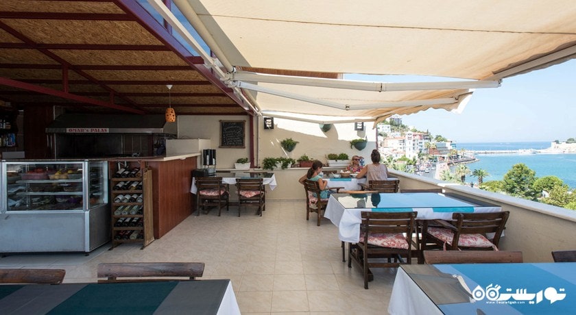 رستوران تراس هتل مستر هپی لمان